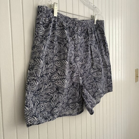 Old Navy Men's Swim Trunks - Picture 4 of 11